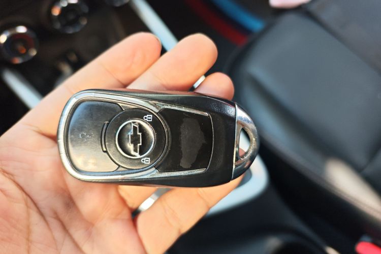 雪佛兰 科沃兹 2020款 Redline 325T 自动欣耀版 国VI中控内饰11