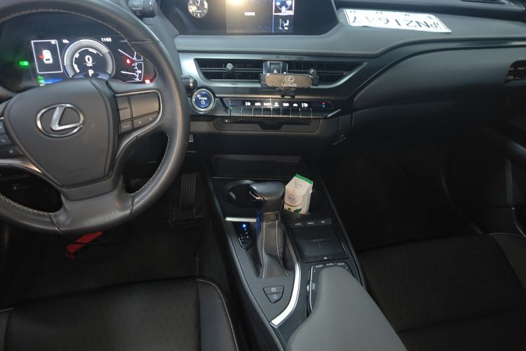 雷克萨斯UX 2020款 260h 探·酷版局部细节16