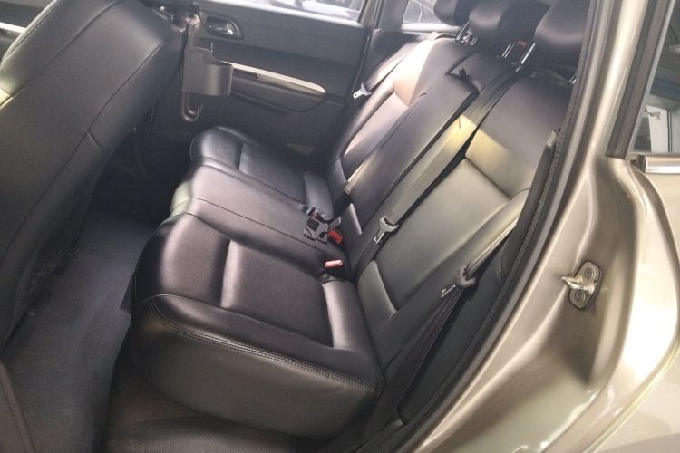 标致3008 2016款 2.0L 自动标准版中控内饰21