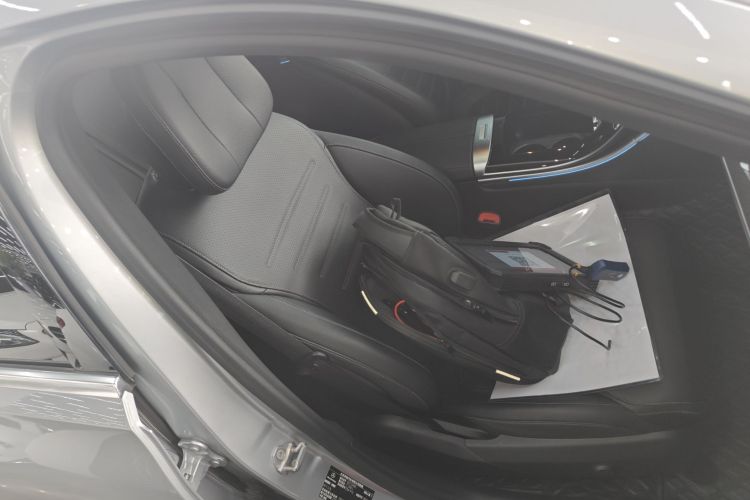 奔驰C级 2022款 C 260 L 运动版局部细节41