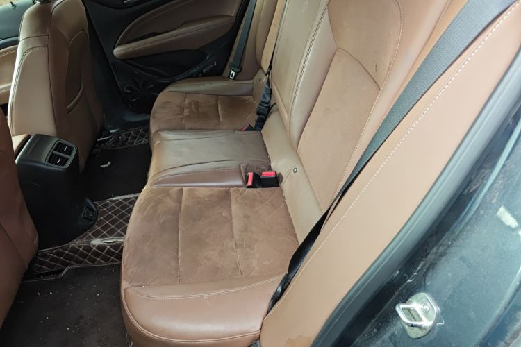 别克 君威 2019款 20T 豪华型 国VI中控内饰21