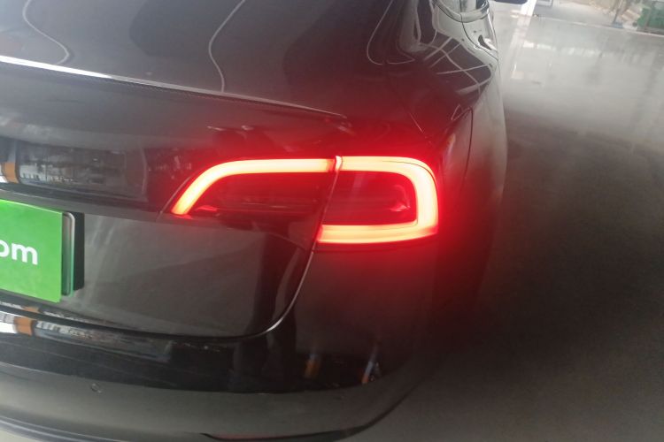 特斯拉 Model 3 2021款 标准续航后驱升级版车身外观9