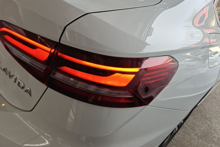 大众 朗逸 2023款 改款 1.5L 自动五百万版车身外观9