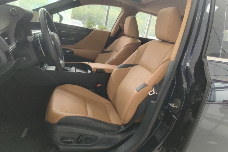 雷克萨斯ES 2023款 200 卓越版局部细节19