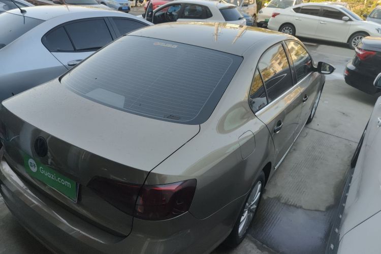 大众 速腾 2015款 1.6L 手动舒适型车身外观7