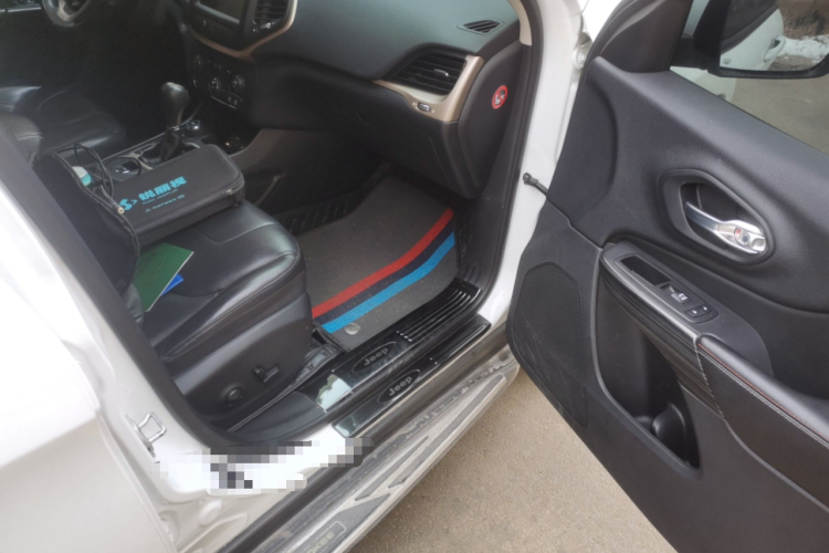 Jeep 自由光 2016款 2.4L 75周年致敬版局部细节9005