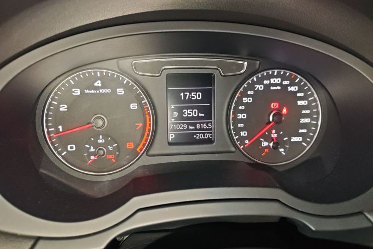 奥迪Q3 2016款 30 TFSI 时尚型中控内饰14