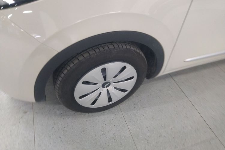 五菱汽车 五菱缤果 2023款 203km 轻享款车身外观6007