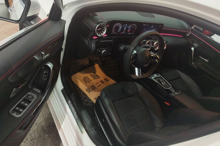 奔驰A级 2024款 改款 A 200 L 时尚型中控内饰20