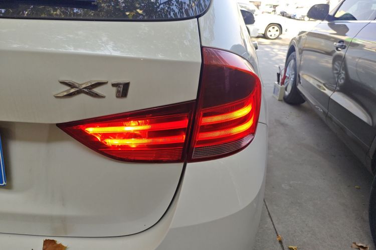 宝马X1 2015款 sDrive18i 时尚晋级版车身外观9