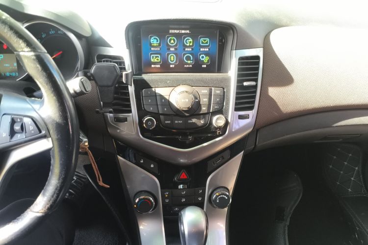雪佛兰 科鲁兹 2013款 掀背 1.6L 自动豪华型中控内饰16