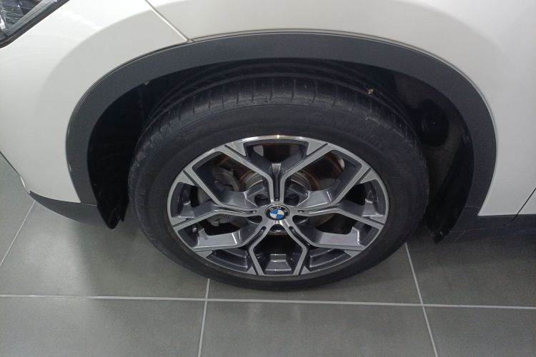 宝马X1 2021款 sDrive25Li 领先型车身外观6007