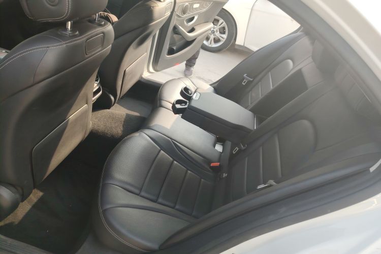 奔驰C级 2019款 C 260 L 运动版中控内饰7004