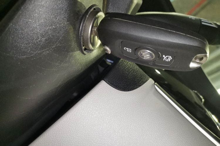 别克 威朗 2020款 15T 自动进取型中控内饰11