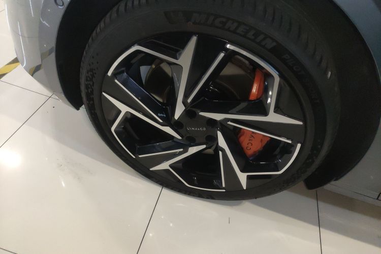 领克Z10 2024款 95kWh 702km四驱智驾Ultra车身外观6007