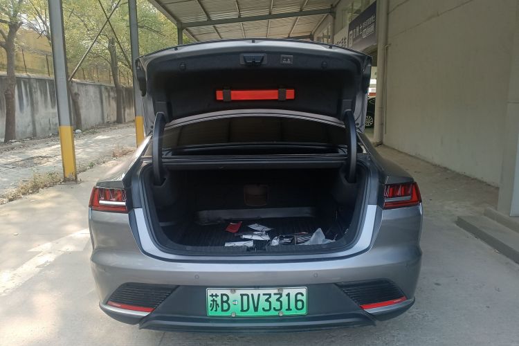 比亚迪 汉 2021款 EV 标准续航版豪华型机舱底盘23