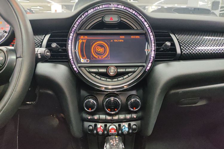 MINI 2015款 2.0T COOPER S 五门版中控内饰16