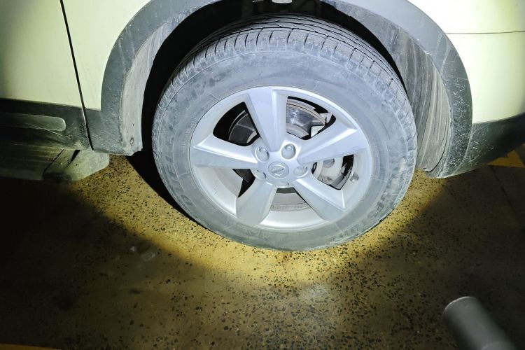 日产 逍客 2015款 2.0XL 酷火 CVT 2WD车身外观10