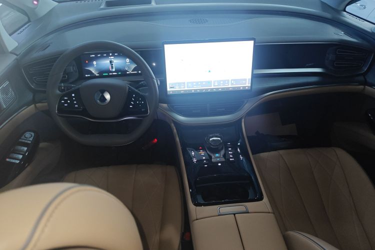 腾势D9 2022款 DM-i 970 四驱旗舰型中控内饰12