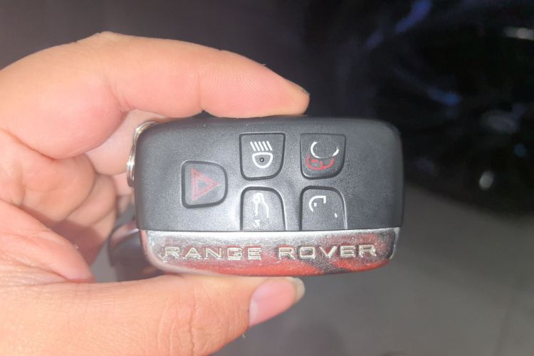 路虎 揽胜星脉 2018款 P380 S中控内饰7001