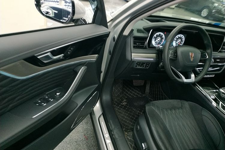 红旗HS5 2022款 改款 2.0T 智联旗享四驱版中控内饰20