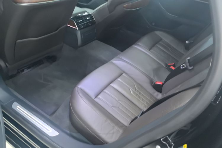奥迪A8 2018款 A8L 55 TFSI quattro投放版尊享型中控内饰21