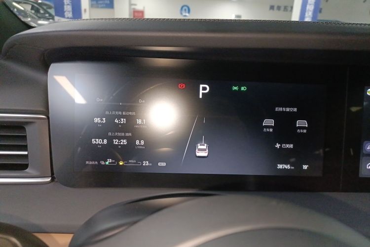 理想汽车 理想ONE 2021款 增程6座版中控内饰14