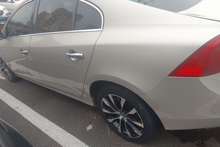 沃尔沃S60 2018款 S60L T3 智进进取版车身外观6003