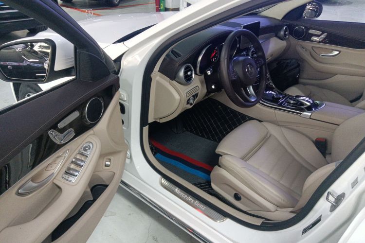 奔驰C级 2016款 C 200 L中控内饰20