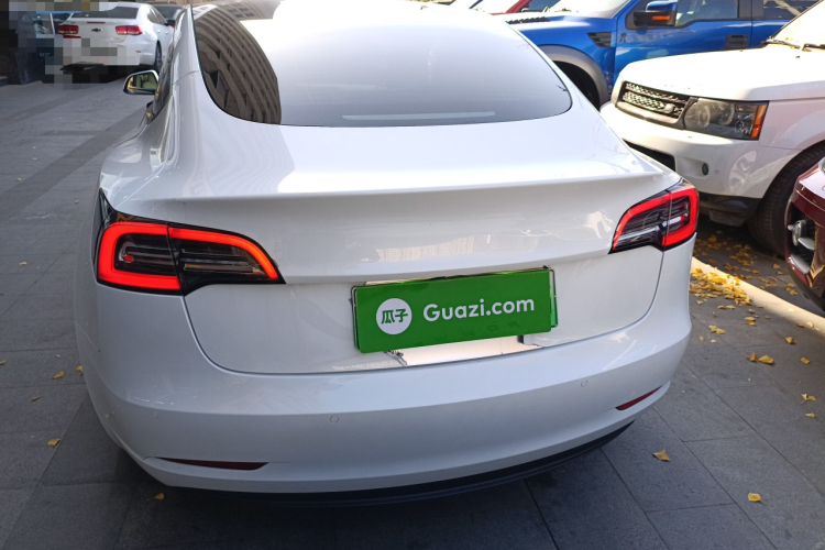 特斯拉 Model 3 2022款 Performance高性能全轮驱动版车身外观6