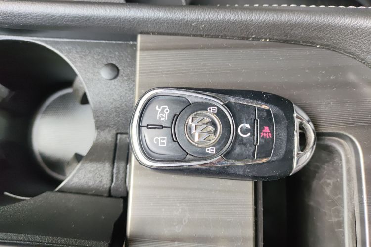 别克 君越 2016款 改款 28T 精英型中控内饰11