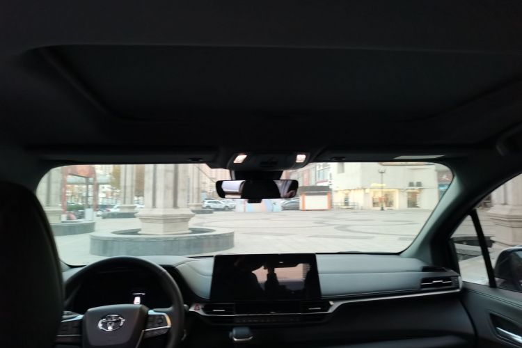 丰田 赛那SIENNA 2024款 2.5L混动 四驱尊贵版中控内饰22