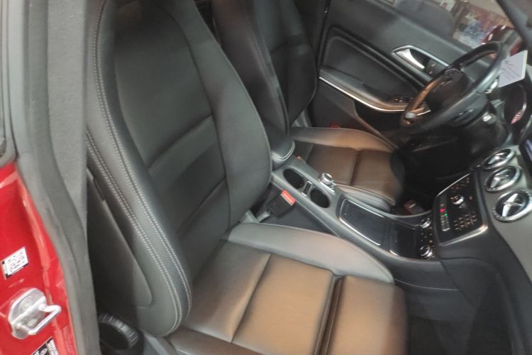 奔驰CLA 2018款 CLA 200 动感型局部细节41