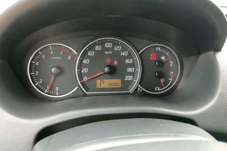 铃木 雨燕 2013款 1.5L 自动20周年限量版中控内饰14