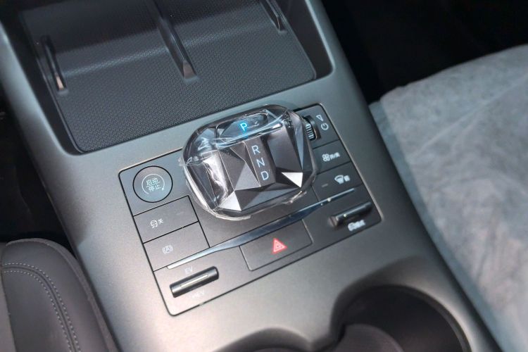 比亚迪 秦PLUS 2025款 DM-i 智驾版 55KM领先型局部细节18