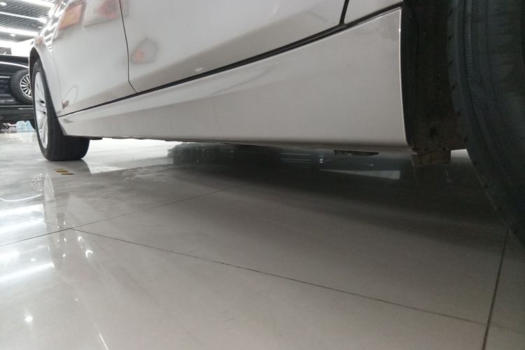 宝马3系 2017款 318Li 时尚型局部细节9002