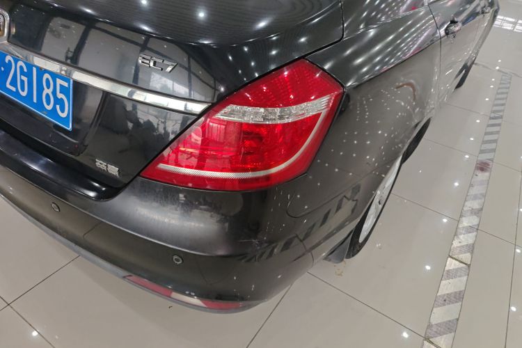 吉利汽车 帝豪 2015款 三厢 1.5L 手动向上版车身外观9