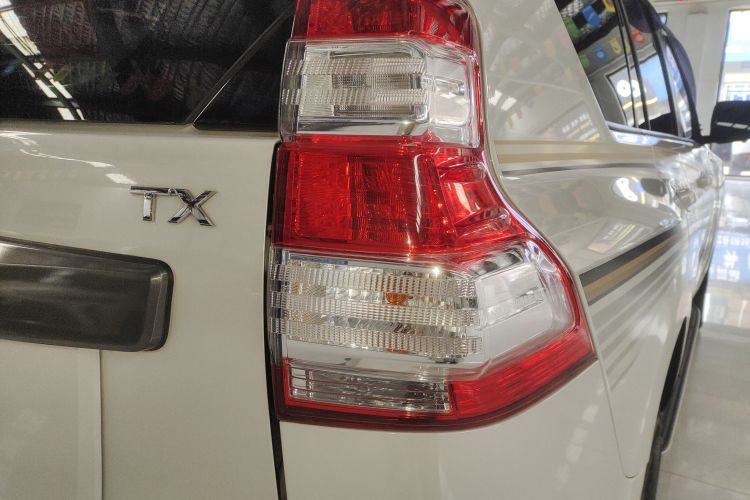丰田 普拉多 2016款 3.5L 自动TX-L车身外观9