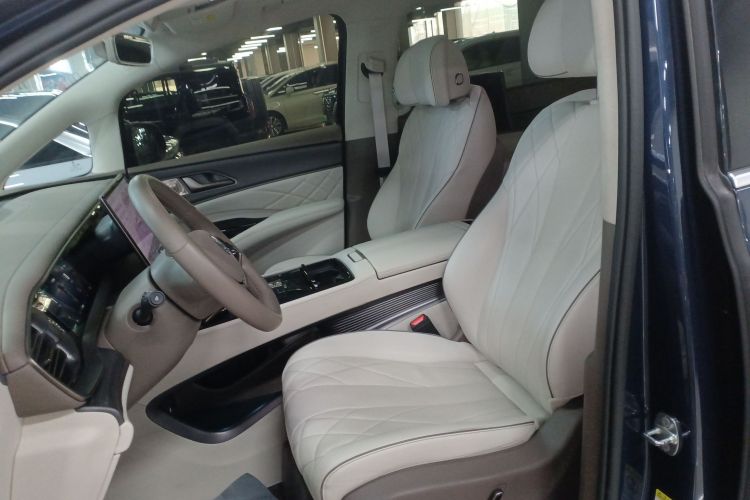 腾势D9 2022款 DM-i 970 四驱旗舰型中控内饰19