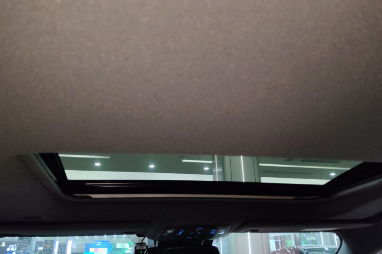 丰田 赛那SIENNA 2021款 2.5L混动 至尊版中控内饰22