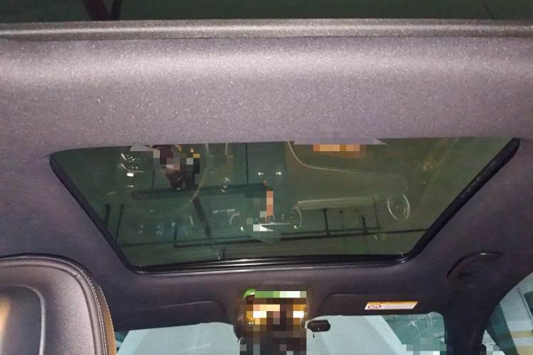 奔驰C级 2023款 改款二 C 260 L 运动版中控内饰22