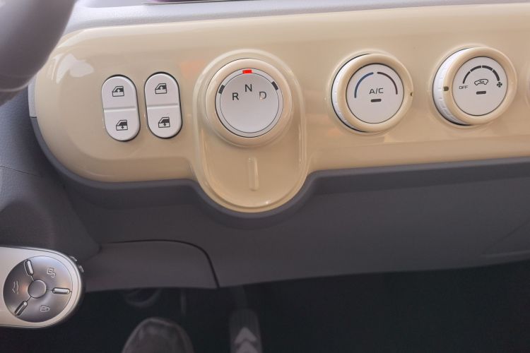 奔腾小马 2025款 222km 灵动马局部细节18