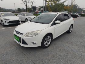 福特 福克斯 2012款 三厢 1.6L 自动风尚型