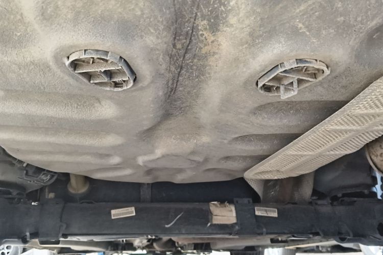 标致301 2016款 1.6L 手动舒适版局部细节9009