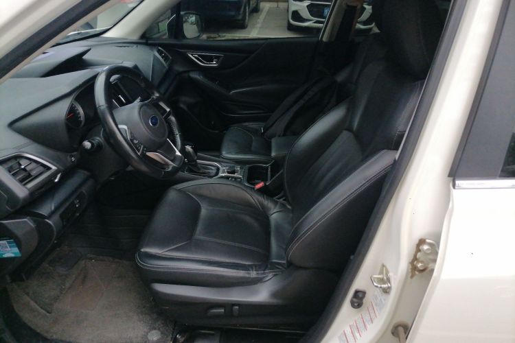 斯巴鲁 森林人 2020款 2.0i 豪华版中控内饰19