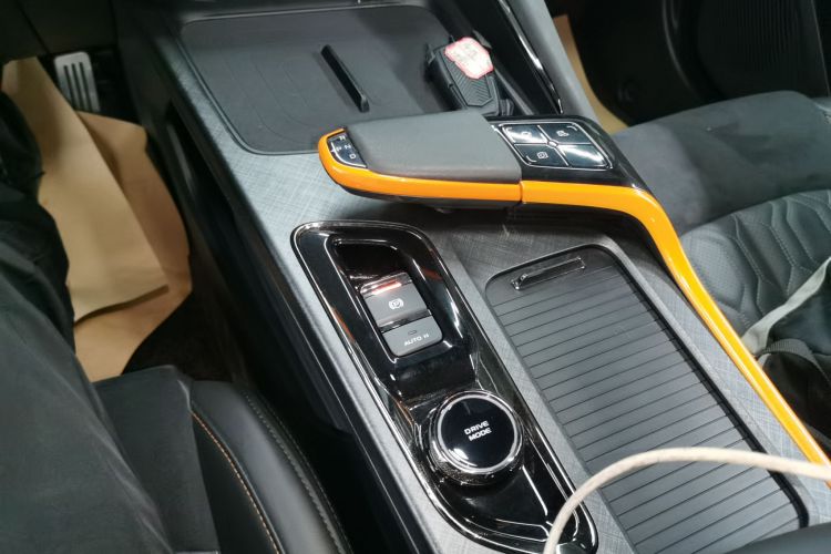 长安UNI-T 2022款 1.5T 运动版 尊贵型中控内饰18