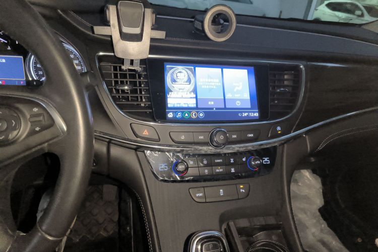 别克 君越 2021款 652T 豪华型中控内饰16