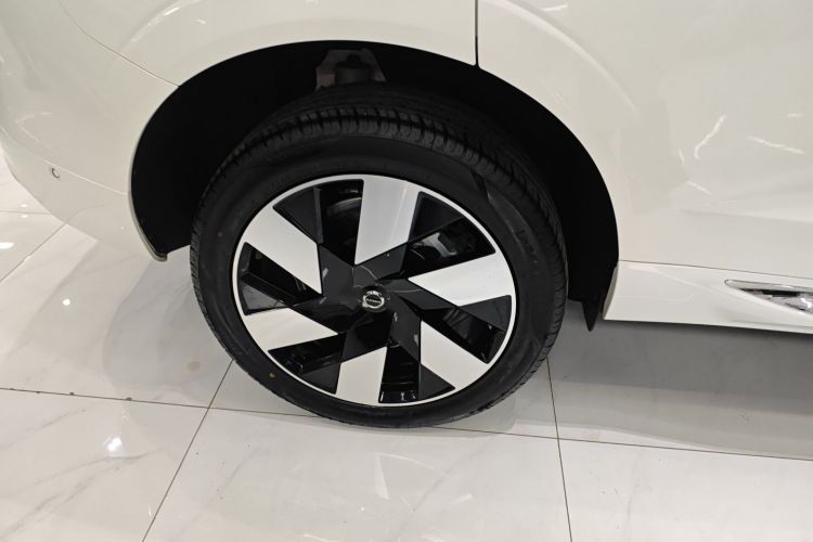 沃尔沃XC60新能源 2025款 插电式混动 长续航四驱智雅豪华版车身外观6008