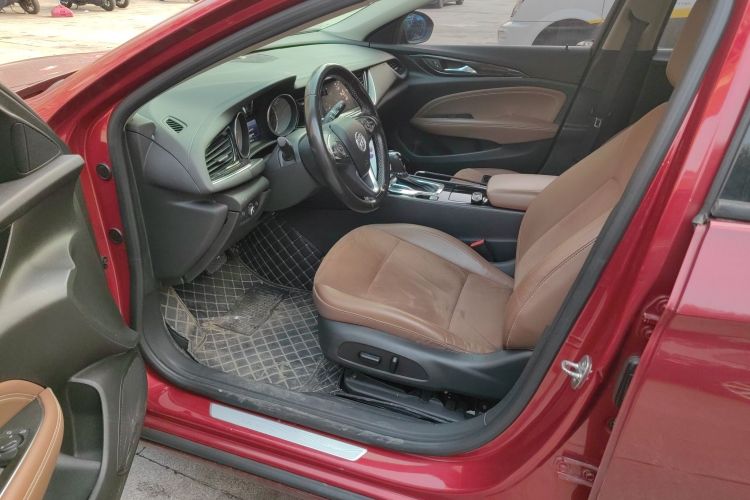 别克 君威 2017款 20T 豪华型中控内饰7003