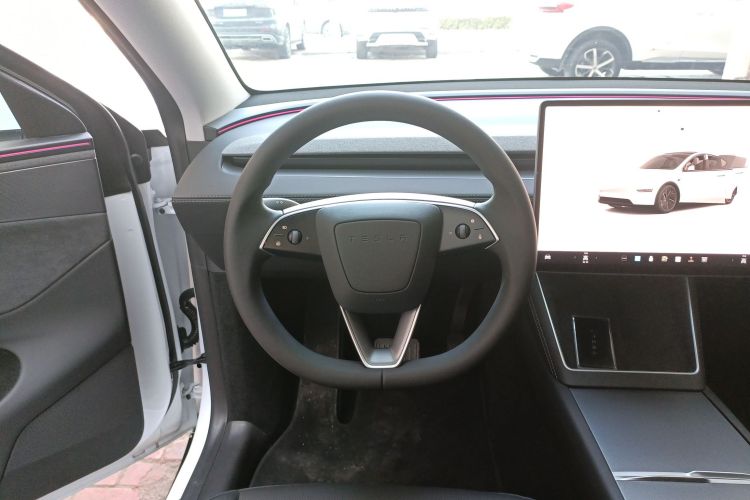 特斯拉 Model Y 2025款 改款 长续航全轮驱动版局部细节13